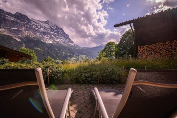 Stunning Chalet with Mountain View