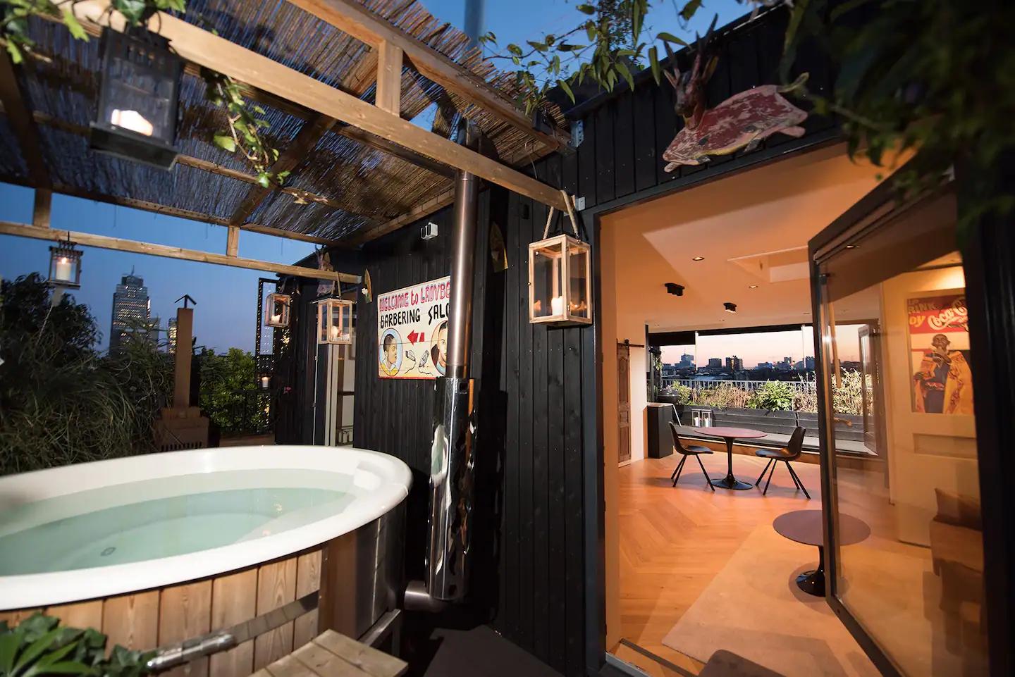 Luxury Apartment with private hot tub