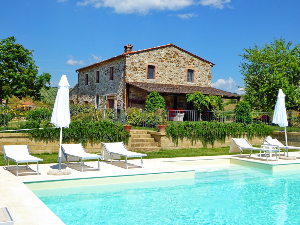 Country House Villa, private pool, in the heart of TOSCANA