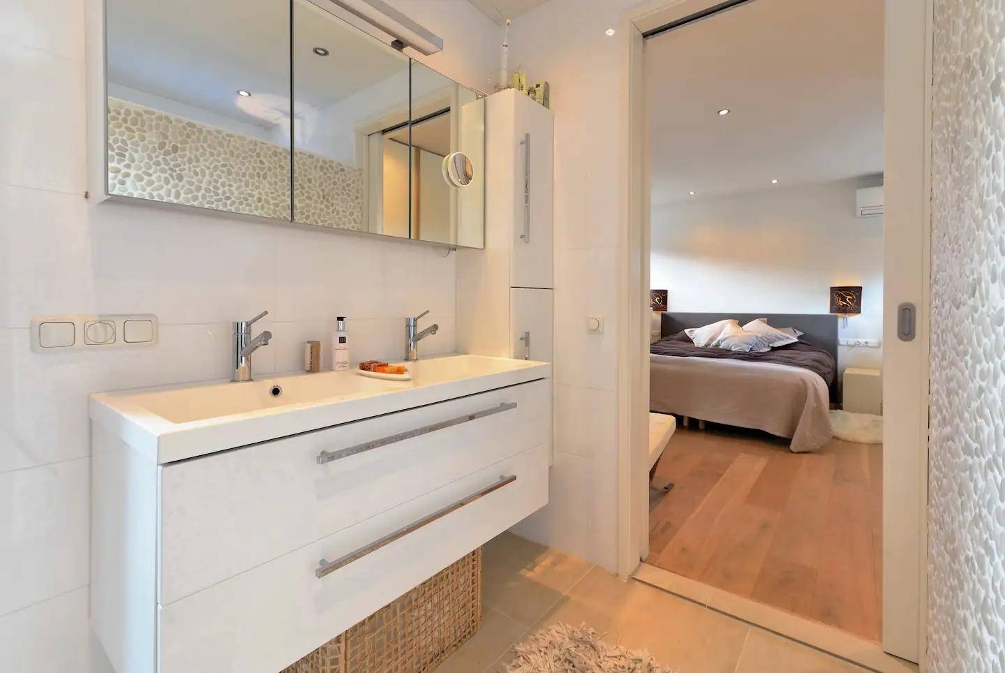 My Amsterdam Houseboat