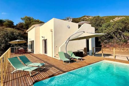 Villa with pool, mountain views