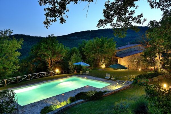 Villa with private pool in green heart of Italy