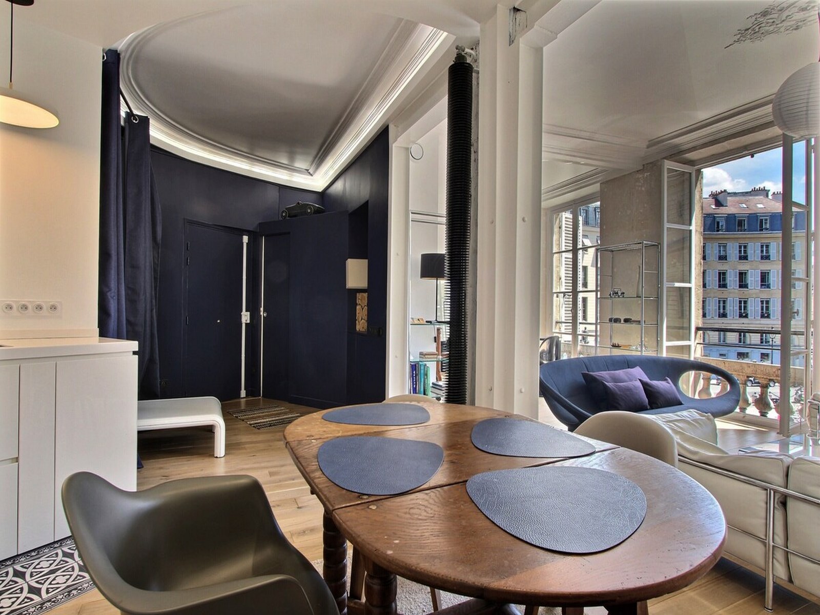 Luxury apartment in front of the Odeon