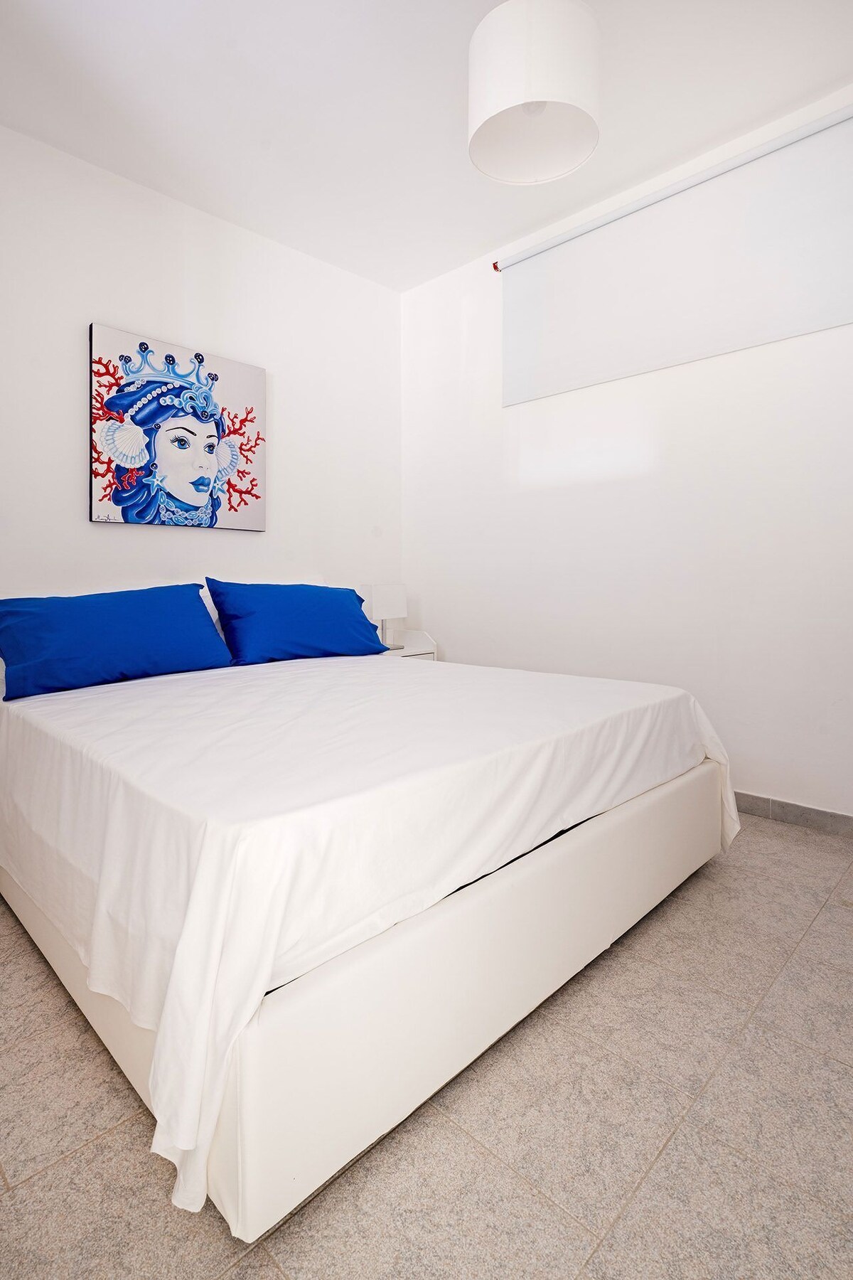 Villa with pool overlooking the sea, and garden