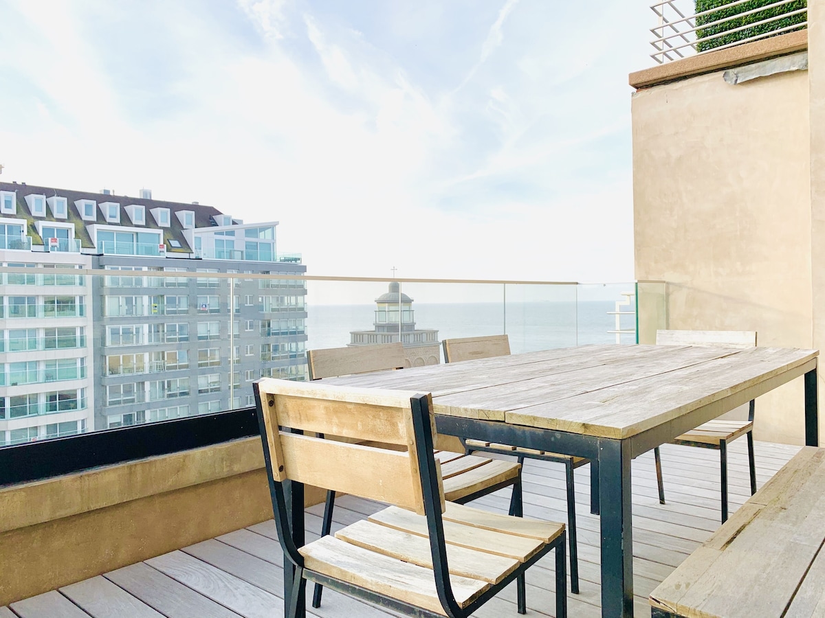 Beautiful Penthouse With sea View